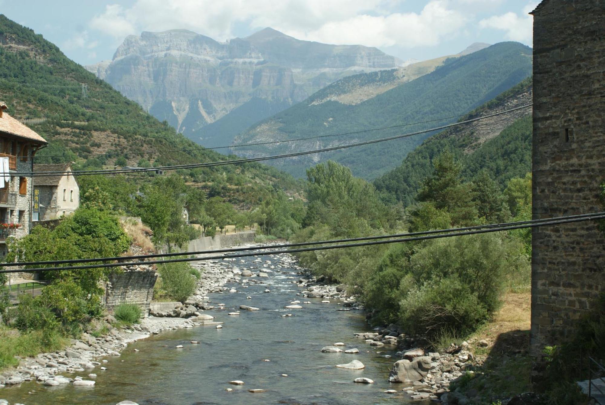 Pinarillos Sarvisé Buitenkant foto